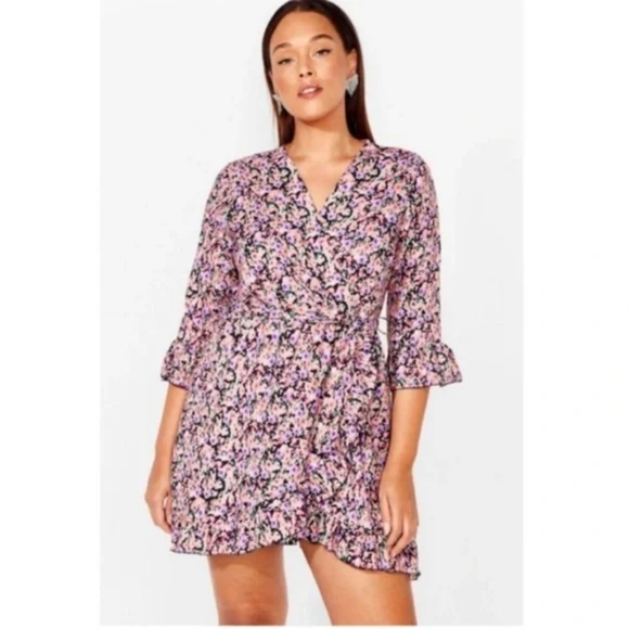 Nasty Gal Pink and Black Robe Dress with Tie Waist - Picture 10 of 10